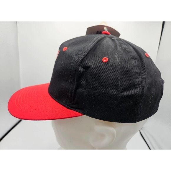Vintage 1993‎ TASMANIAN DEVIL Embroidered Black & Red Snapback Hat Cap NWT - Picture 8 of 9